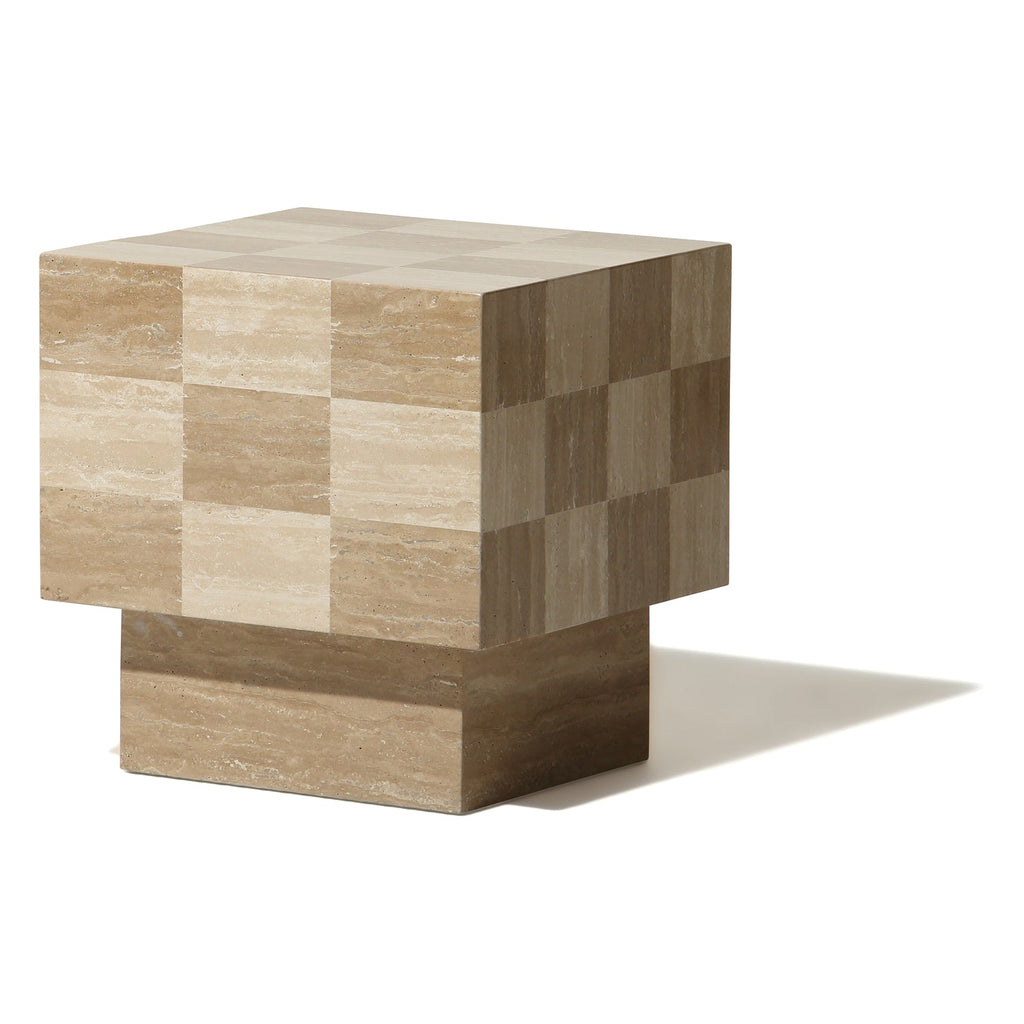Table d'appoint en travertin texturé avec plateau à damier marron et ivoire pour salon