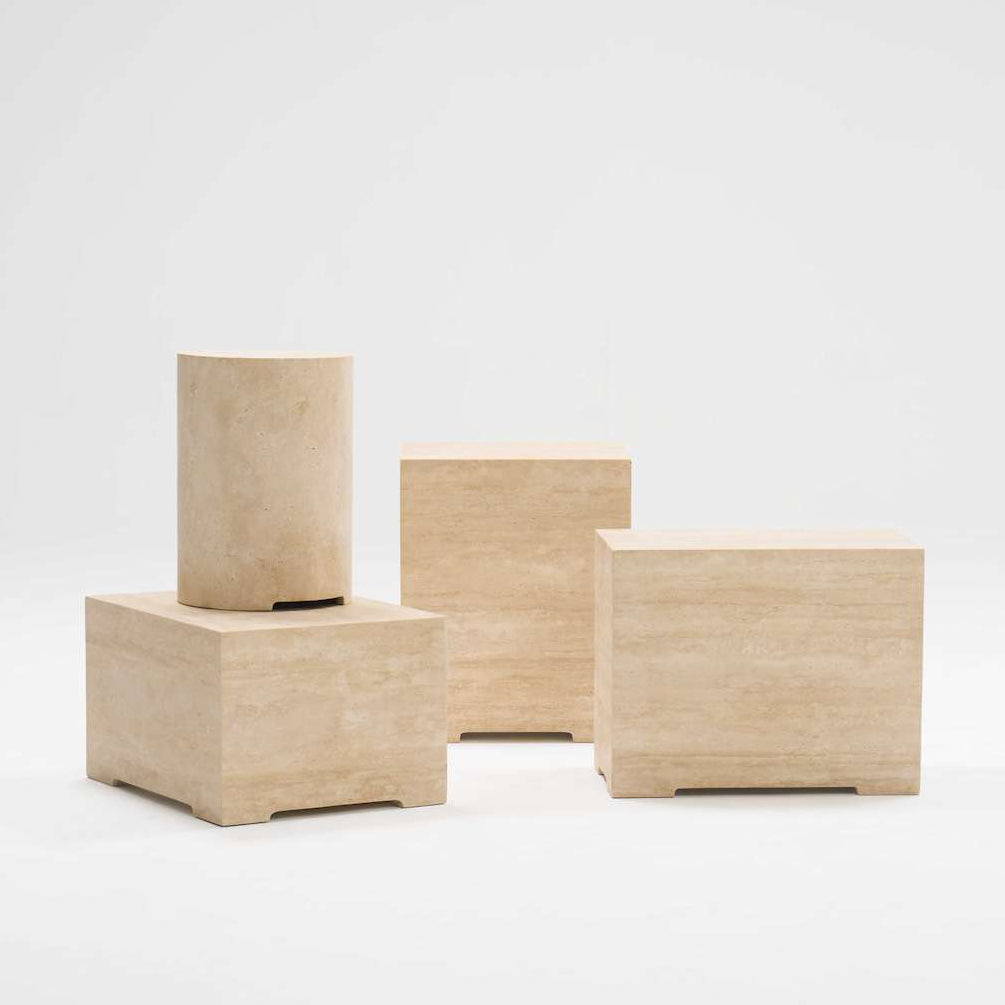 Table d'appoint ronde en travertin naturel avec pieds sculptés pour chambre à coucher